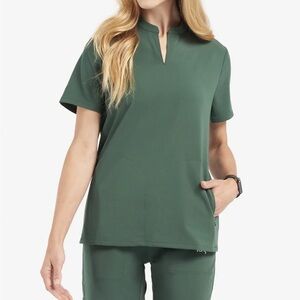 Lago Wear Sparks Short Sleeve Scrub Top Hunter Green Size Small Nursing